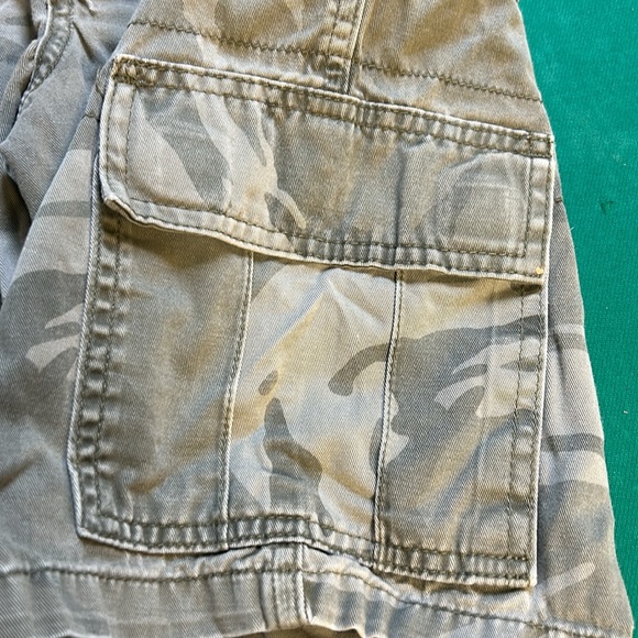 Boys cargo shorts, sz10, camouflage - Picture 3 of 5